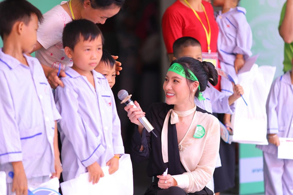 Nữ BTV sinh năm 1987 dành nhiều thời gian cho các hoạt động xã hội.