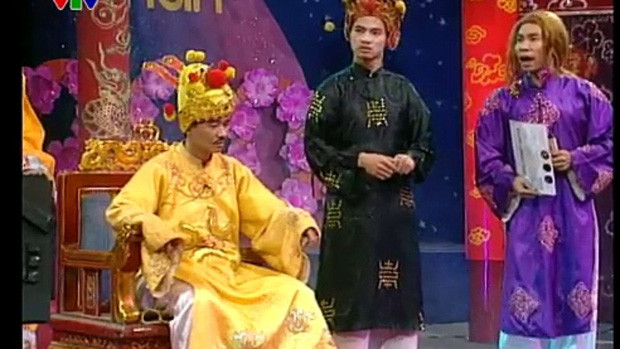 Từ Táo quân 2004, nghệ sĩ Quốc Khánh thay thế nghệ sĩ Quốc Trượng vào vai Ngọc Hoàng nghiêm nghị nhưng khá hài hước, Xuân Bắc và Công Lý đóng đinh với hai vai diễn quen thuộc chuyên chọc ghẹo hoặc tạo tình huống dở khóc dở cười cho các Táo lên chầu.