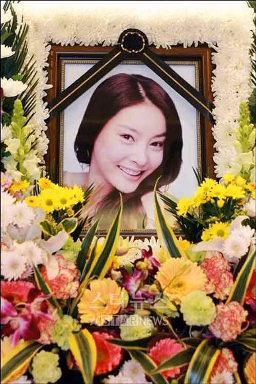 Nguyên nhân dẫn đến cái chết của nữ diễn viên Jang Ja Yeon sau khi cô treo cổ tự tử tại nhà riêng vào tháng 3/2009 từng gây rúng động làng giải trí xứ Kim Chi một thời gian dài. Ảnh: Star News.