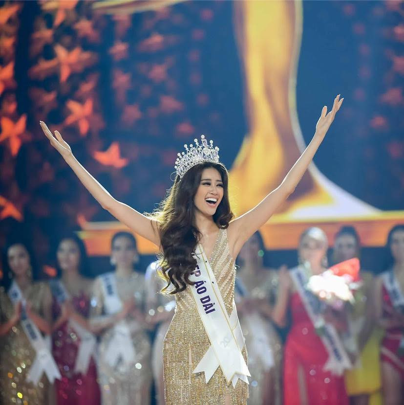 Nguyễn Trần Khánh Vân đăng quang Hoa hậu Hoàn vũ Việt Nam 2019 ở tuổi 24.