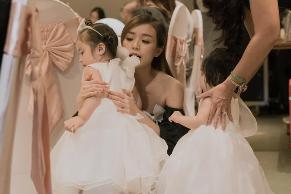 Trước lời tâm sự của Hoài Lâm, Bảo Ngọc động viên: "Anh tốt hơn như vậy nhiều. Đừng lo lắng. Em sẽ luôn bên anh. Đứng lên và bước tiếp thôi. Mọi người luôn bên anh mà. Em yêu anh hơn mọi thứ trên đời". Bảo Ngọc còn nhắn nhủ Hoài Lâm cố lên và chỉ cần thấy anh cười là cô không sao cả.