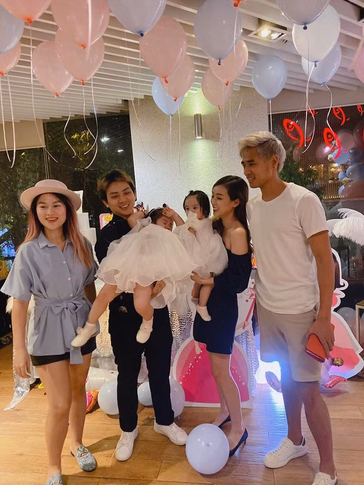 Đông đảo người hâm mộ cũng hy vọng Hoài Lâm sớm lấy lại phong độ để phục vụ khán giả yêu giọng hát của anh.