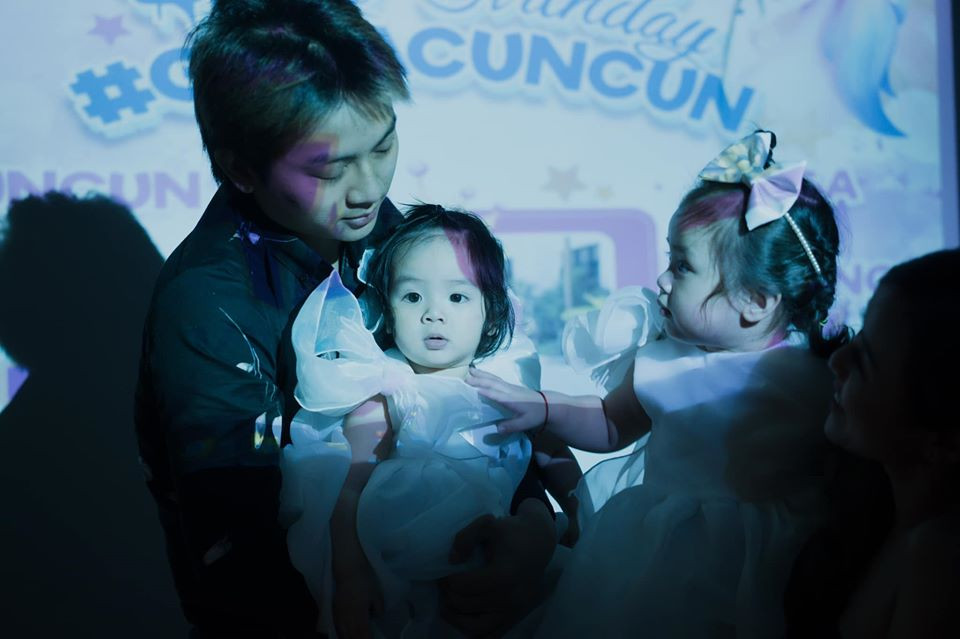 Tổ ấm hạnh phúc của Hoài Lâm và Bảo Ngọc bên hai con gái.