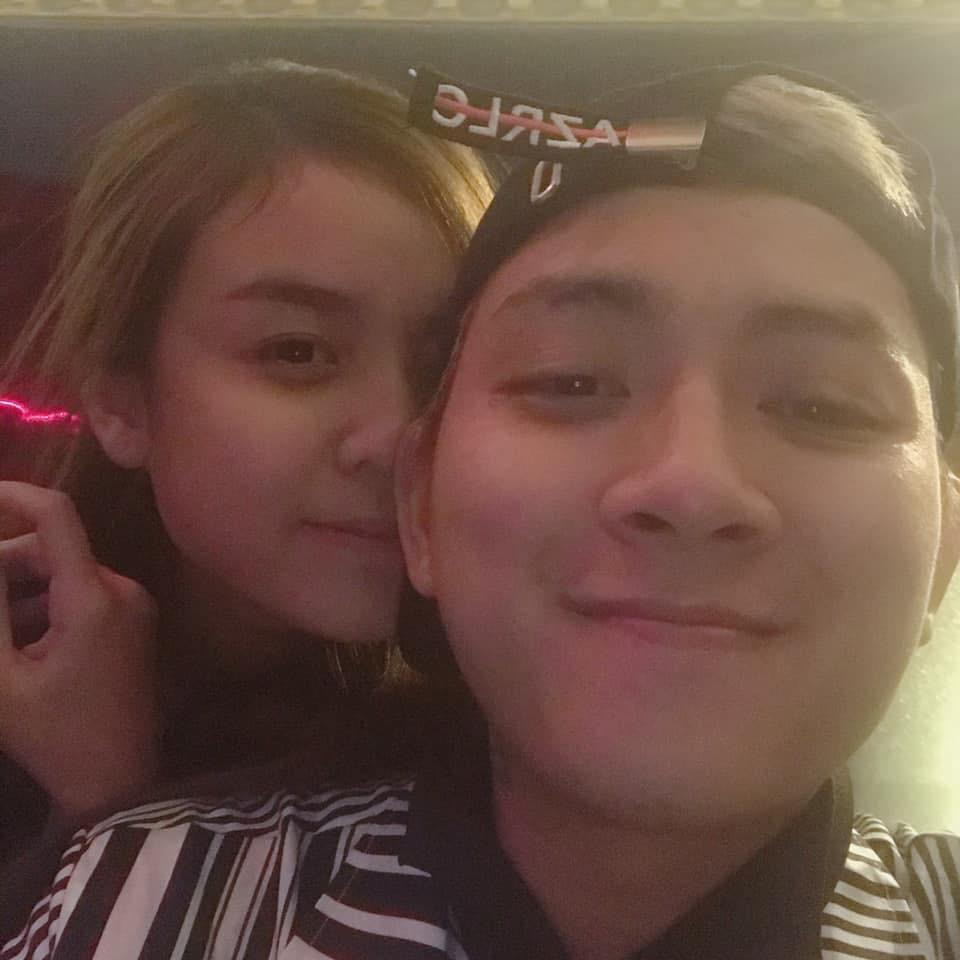 Nam ca sĩ tận hưởng cuộc sống yên bình và hạnh phúc ngọt ngào bên bà xã Bảo Ngọc. Mới đây, trên trang cá nhân, Hoài Lâm gửi lời nhắn nhủ tới bà xã: “Thật sự thời gian vừa qua tôi thay đổi, tôi không tốt, để cho mọi người yêu thương mình phải buồn lòng, ham chơi ham vui bay bướm mà quên mất em, đã trở thành 1 người không ra gì để cho vợ và gia đình phải buồn lòng. Thật sự xin lỗi mọi người và xin lỗi em!”.