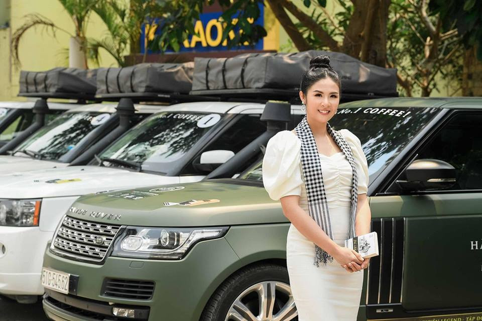 Người đẹp Hà thành vẫn trẻ trung, xinh đẹp dù ngấp nghé tuổi 30.