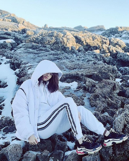 Dù không chụp ảnh chung nhưng dựa trên những địa điểm trùng hợp mà cả hai đặt chân đến cùng một thời điểm, rất nhiều fan tin Bảo Anh - Hồ Quang Hiếu đã tái hợp và không ngớt gửi lời chúc mừng.