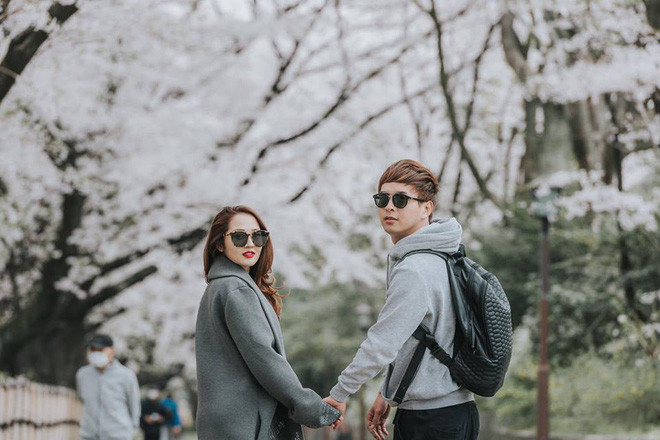 Bản thân giọng ca "Con bướm xinh" cũng từng thừa nhận chuyện anh không yêu được một người khác nên mới quay ra yêu Bảo Anh. Ảnh: Instagram, FBNV.