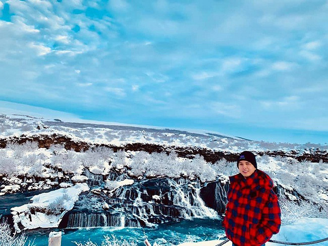 Sau mỗi tin đồn, Bảo Anh thường giữ thái độ im lặng, trong khi Hồ Quang Hiếu thì khẳng định hai người chỉ là bạn.