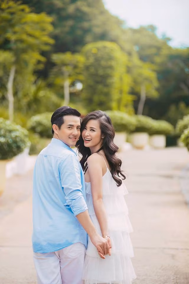 Từ khi yêu Đông Nhi, Ông Cao Thắng lui về phía sau hậu trường để hỗ trợ, ủng hộ, tiếp sức cho thành công của bạn gái ca sĩ.