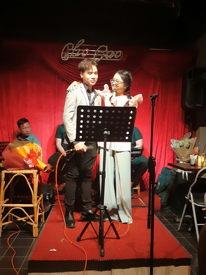 Nghiêm túc trên sân khấu vậy thôi chứ Phương Mỹ Chi - Quang Nhật cực "nhây" khi chụp ảnh cùng nhau!