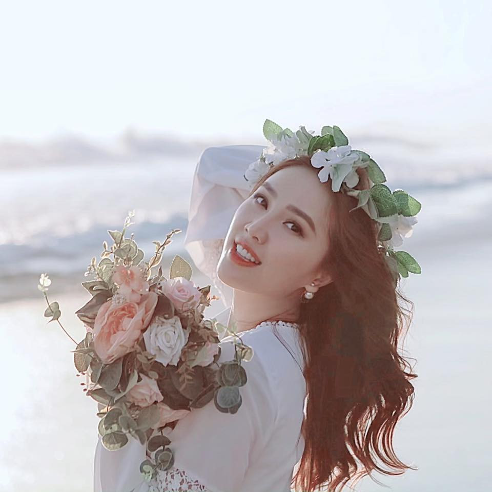 Ngoài Đông Nhi, Giang Hồng Ngọc và Bùi Thanh Hằng, nữ ca sĩ Bảo Thy cũng vướng nghi vấn sẽ lên xe hoa trong tháng 11 cùng bạn trai bí ẩn sau nhiều năm hẹn hò.