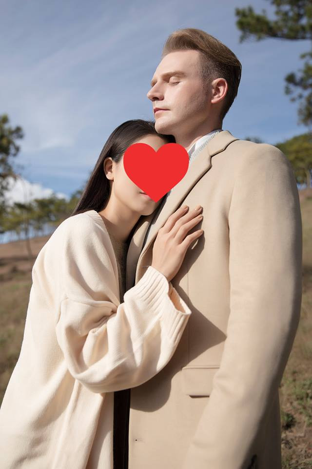 "Tình yêu với nghệ sĩ cũng bình thường như bao người khác nhưng luôn bị đặt dưới những soi xét và áp lực của công chúng nên có nguy cơ “đổ vỡ” lớn hơn, điều mà người ta hay quy chụp yêu nghệ sĩ hay đa sầu đa cảm, đào hoa, lãng tử… dễ tan vỡ cũng từ đó. Hay thậm chí khán giả họ nhìn thấy mình chụp hình với cô này, mai ôm cô kia (trong dự án công việc) rồi họ tự nói tôi trăng hoa. Chứ tôi thuộc tuýp người chung thuỷ", Kyo York cho biết thêm.