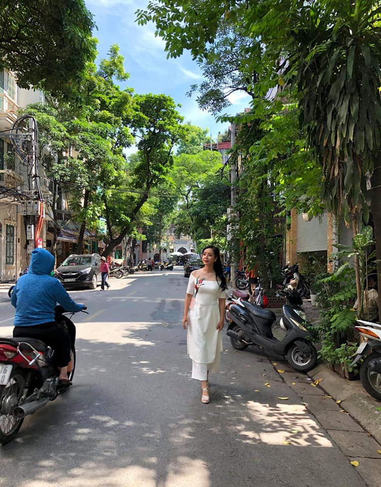 "Việc giữ gìn và rèn luyện để có một thân hình khoẻ mạnh, đẹp đẽ là minh chứng rõ ràng nhất, nhìn thấy bằng thị giác rằng điều mình phấn đấu không phải là một điều mơ mộng mơ hồ, nó được chứng minh bằng 1 kết quả rõ ràng...", nghệ sĩ Chiều Xuân chia sẻ.