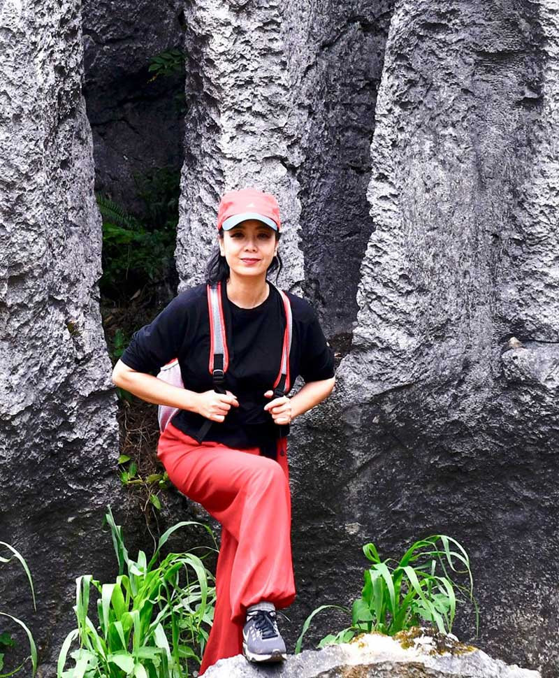 Chiều Xuân cũng dành thời gian leo núi tăng cường sức bền và độ dẻo dai cho cơ thể.