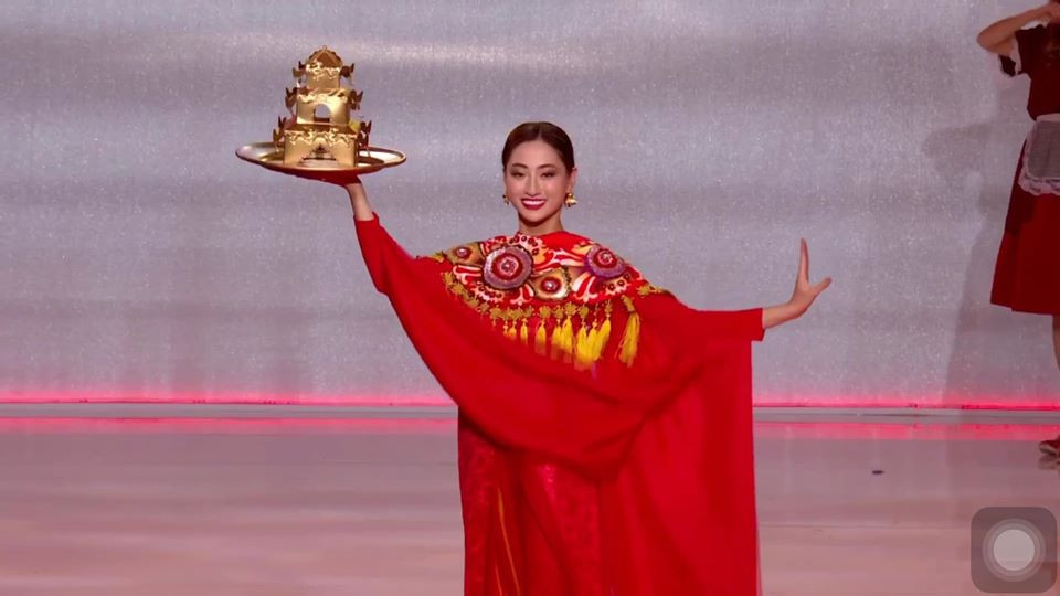 Tài năng cùng sự tự tin khéo léo giúp cô “ẵm” về thêm những thành tích nổi bật như top 10 Top Model và top 10 Dự án nhân ái xuất sắc nhất tại Hoa hậu Thế giới 2019.