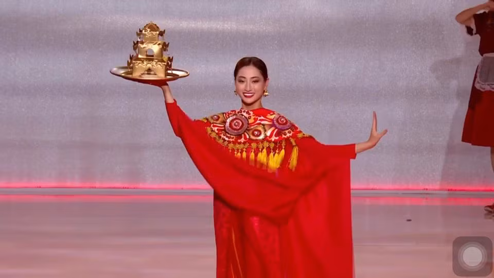 Tài năng cùng sự tự tin khéo léo giúp cô “ẵm” về thêm những thành tích nổi bật như top 10 Top Model và top 10 Dự án nhân ái xuất sắc nhất tại Hoa hậu Thế giới 2019.