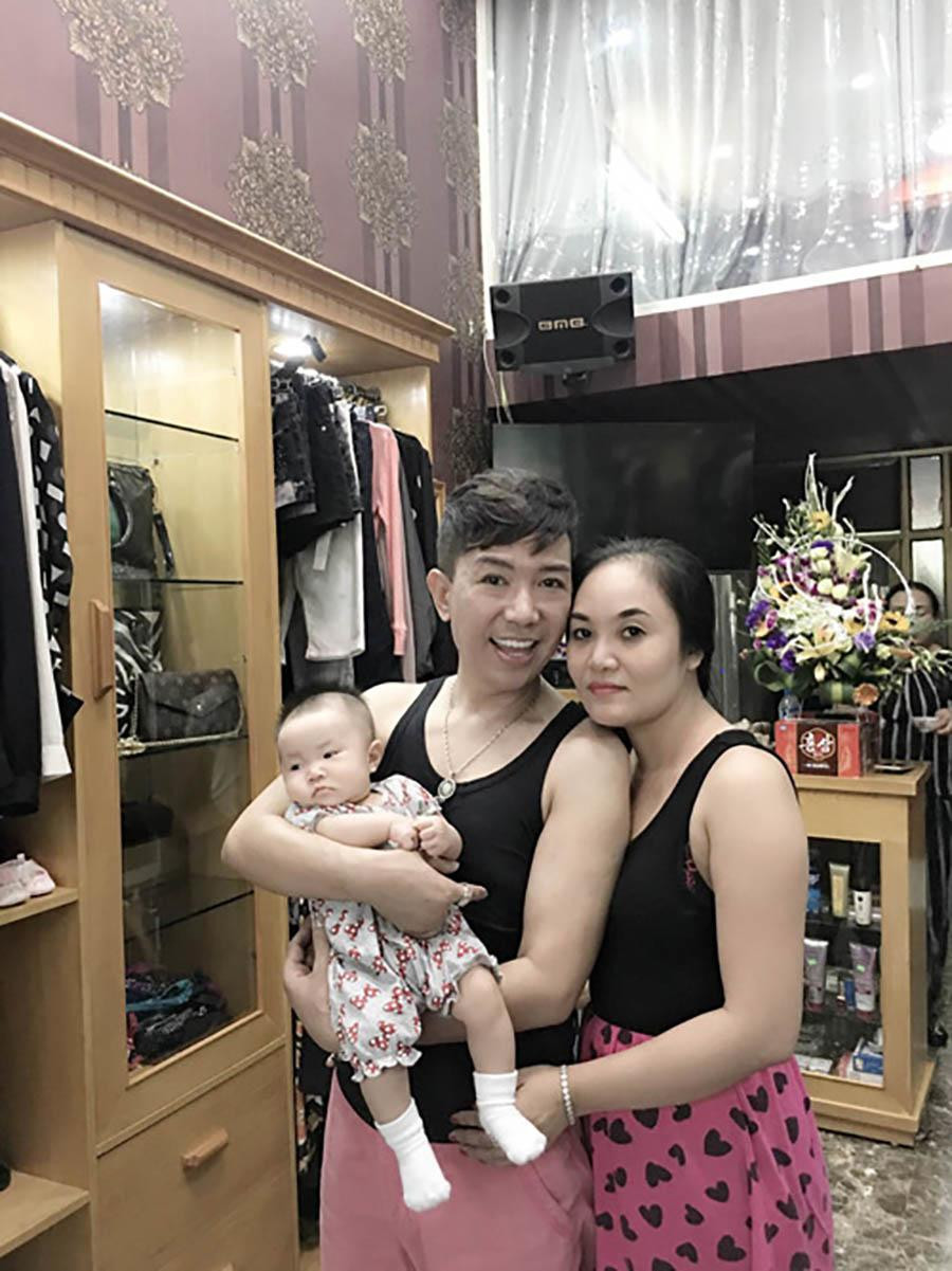 Mới đây nhất, ông bố 4 con đã lần đầu chính thức lên tiếng về nghi vấn phẫu thuật chuyển giới ở tuổi 52.