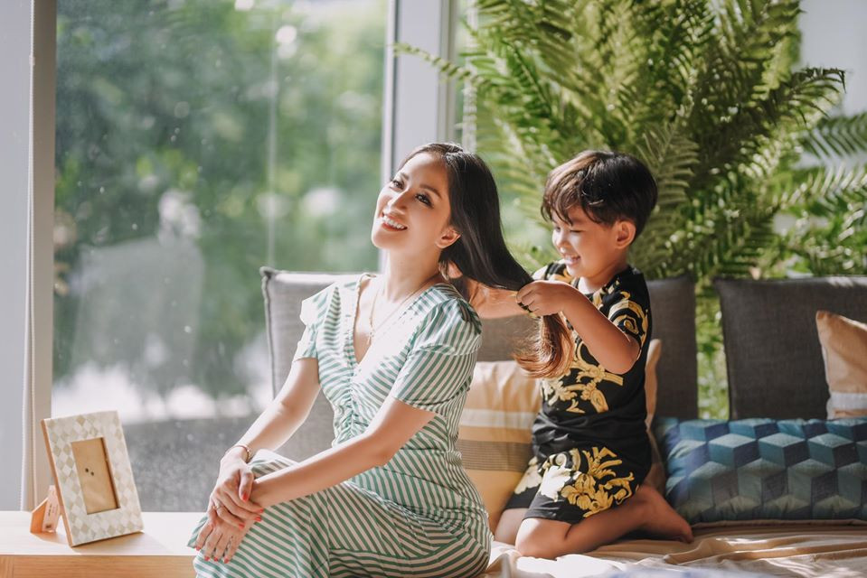 Phan Hiển từng nửa đùa nửa thật khi chia sẻ trên báo chí rằng, Kubi là người kiếm tiền nhiều nhất nhà. Dù mới 4 tuổi nhưng Kubi đã nhận được khá nhiều hợp đồng quảng cáo.