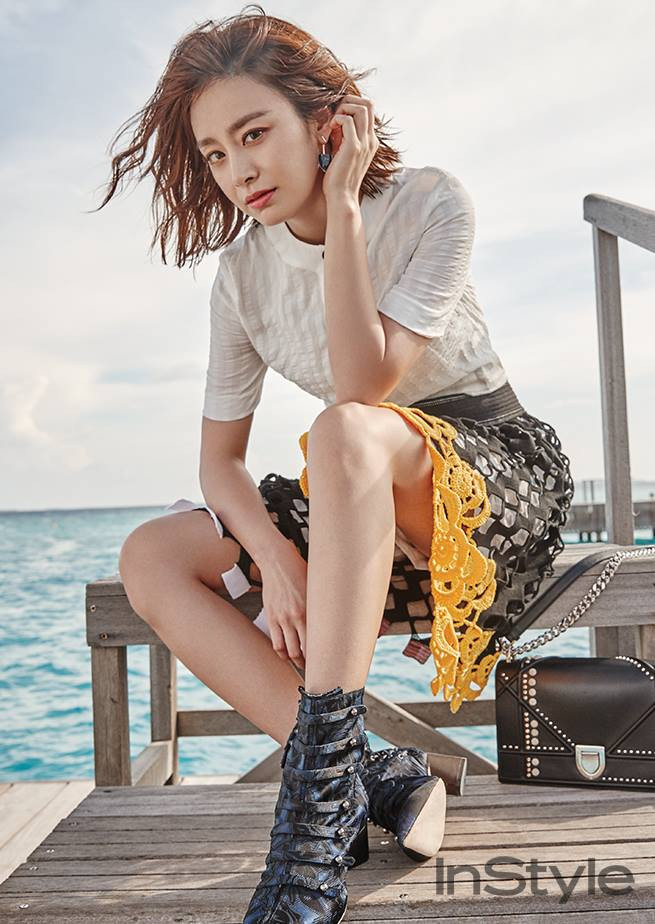 Kim Tae Hee vẫn xinh đẹp rạng ngời dù sắp làm mẹ hai con. Ảnh: InStyle.