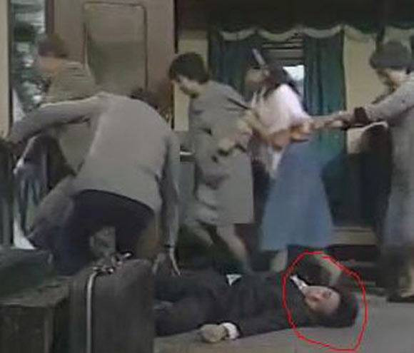 Thậm chí có vai, Châu Tinh Trì chỉ xuất hiện vài giây chỉ để bị... giết chết.