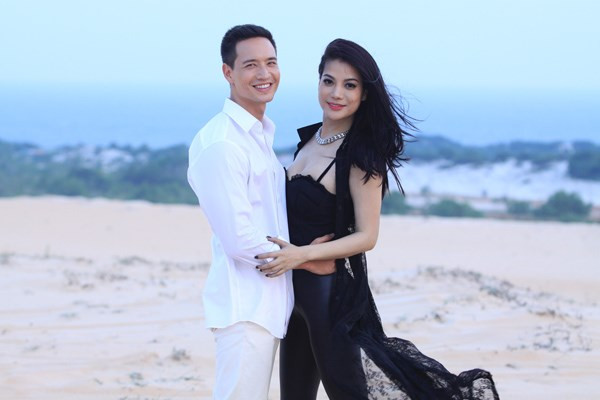 Trước Hồ Ngọc Hà, Kim Lý từng công khai hẹn hò với nữ diễn viên nổi tiếng hơn 7 tuổi Trương Ngọc Ánh - vợ cũ diễn viên Trần Bảo Sơn. Tuy nhiên, sau 2 năm yêu mặn nồng, Kim Lý - Trương Ngọc Ánh đã chính thức tuyên bố chia tay vào cuối năm 2016.