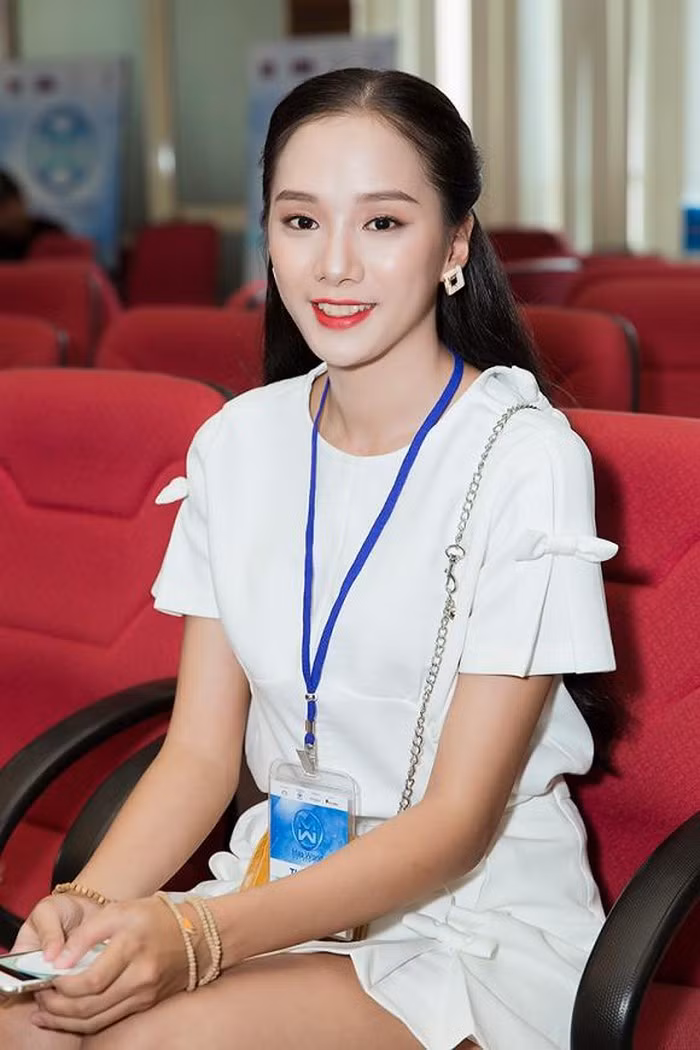 Bích Thùy là một trong những thí sinh nhỏ tuổi nhất bước vào chung kết Miss World Việt Nam 2019.