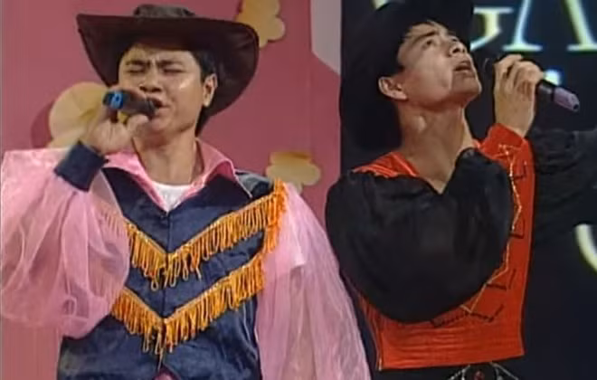 "Táo" Tự Long cũng nhận được nhiều sự yêu mến của khán giả nhờ những bản nhạc chế đả kích các vấn đề nổi cộm trong xã hội gây bão mạng. Cũng như Vân Dung, Tự Long linh hoạt trong các vai Táo. Trong Táo quân mùa đầu tiên, nam nghệ sĩ đóng vai phụ với nhiều nhân vật khác nhau.