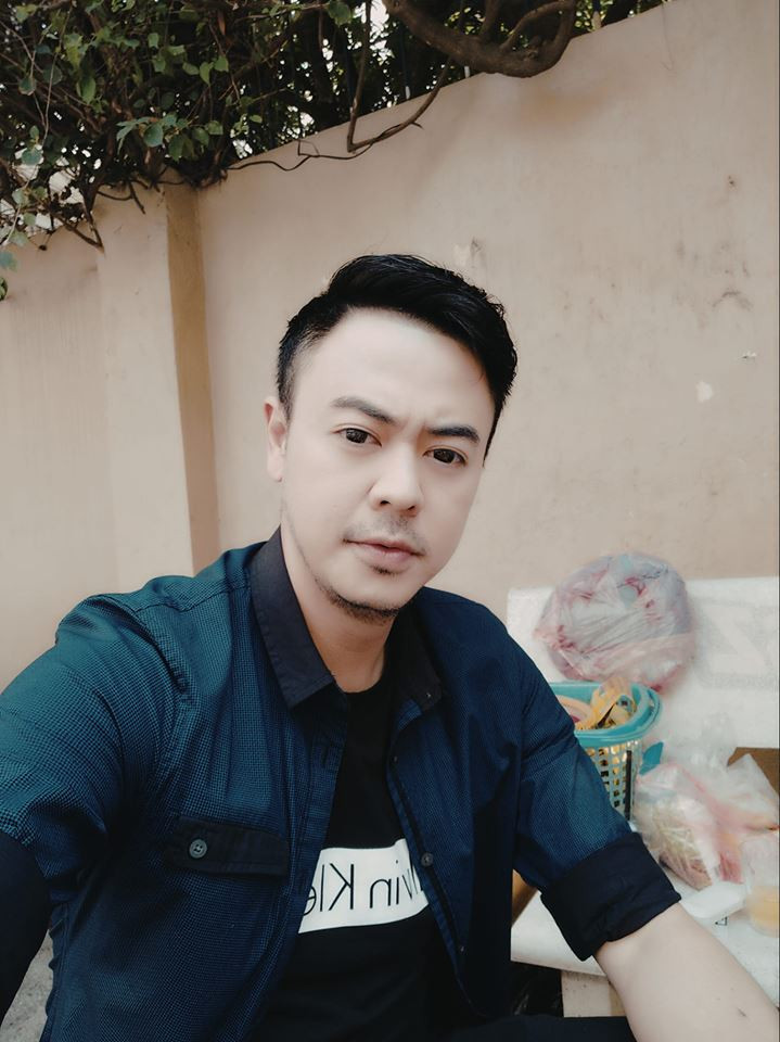 Nam MC sinh năm 1984 làm việc trong ngành công an sau khi rời VTV. 