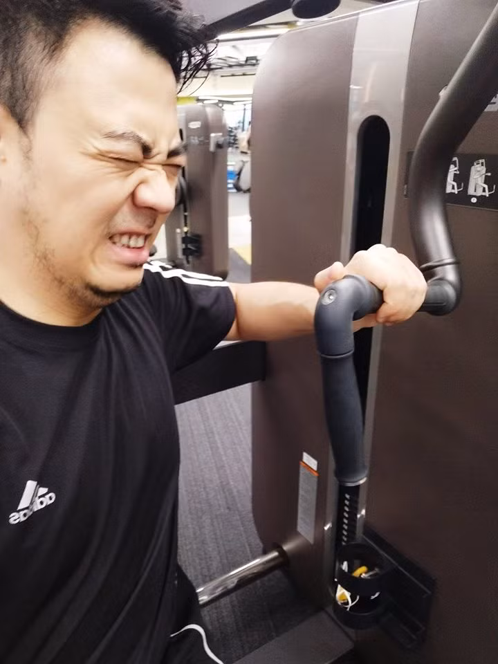 Anh phải nỗ lực tập luyện để giảm gần chục cân trước khi tái xuất.