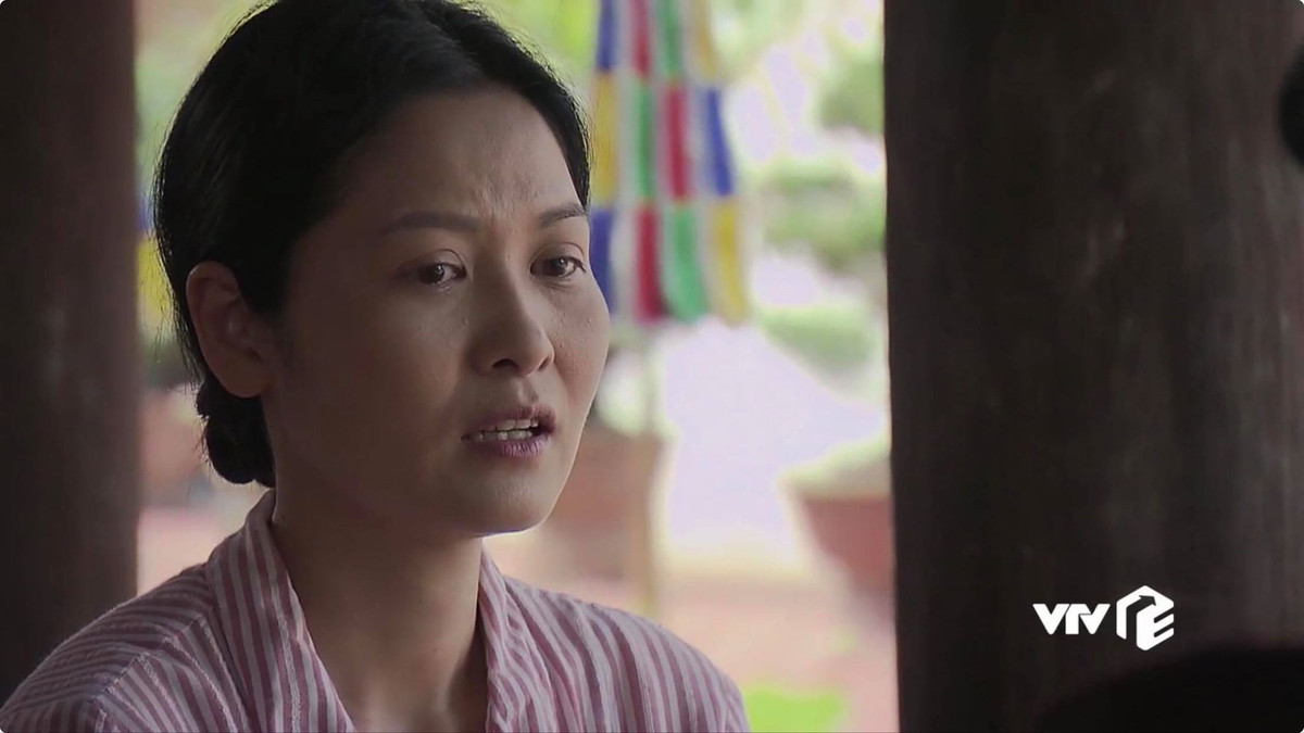 Đầu tiên là cô Hạnh bán hoa - người bạn tâm giao của ông Sơn vô tình trở thành nhân phụ lướt qua cả bộ phim. Phân cảnh cuối cùng của cô Hạnh là gặp bố Sơn ở trên chùa ở tập trước đó. Điều này khiến khán giả thắc mắc liệu rằng mối quan hệ giữa hai người sẽ đi đâu về đâu? Hay là biên kịch đang muốn bỏ ngỏ để viết phần tiếp theo của "Về nhà đi con"?