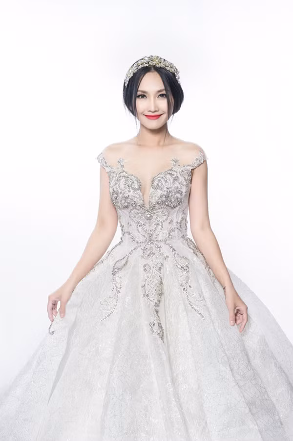 Chuyện đời tư của "Út Ráng" Kim Hiền cũng nhận được sự quan tâm đặc biệt của công chúng.