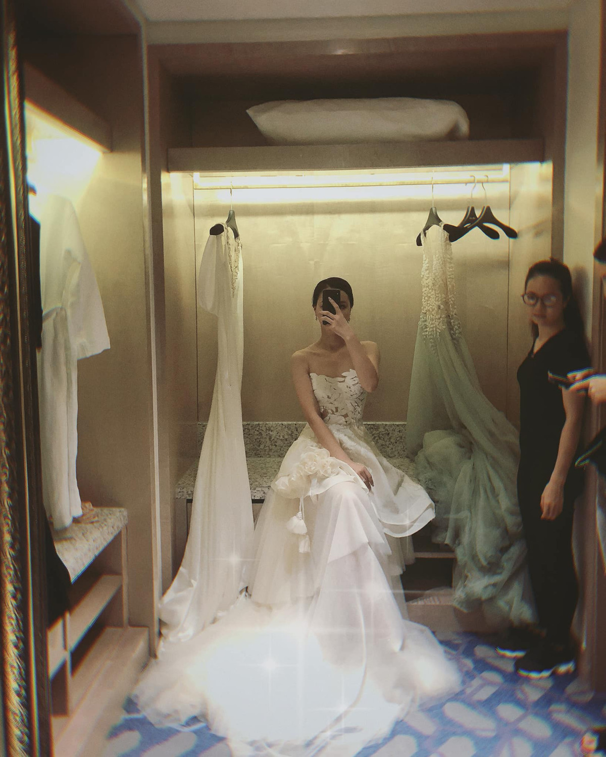 Sau này dù không còn công khai xuất hiện cùng nhau nhưng dân mạng vẫn "soi" ra bằng chứng chứng minh cả hai vẫn giữ mối quan hệ tốt đẹp sau ồn ào tình cảm. Thậm chí họ còn vướng tin đồn sắp kết hôn.