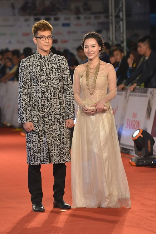 Chưa một lần khẳng định mối quan hệ nhưng thời gian mới ly hôn, Chí Nhân - Minh Hà khá thoải mái xuất hiện cùng nhau trước công chúng. Ảnh: Hòa Phạm/VNN.