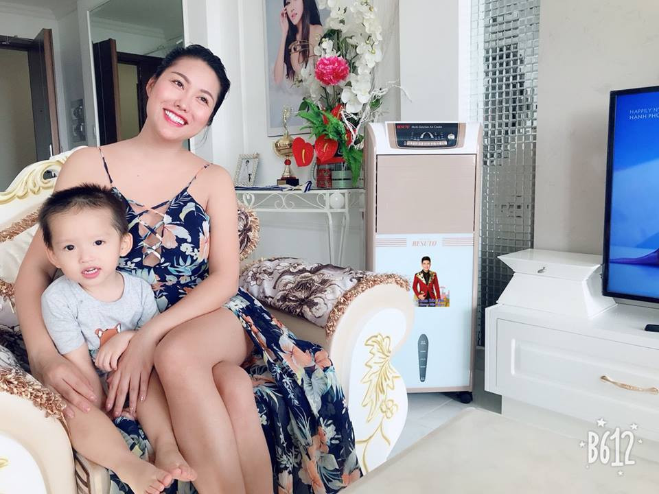 Dù được nhiều đàn ông theo đuổi nhưng Phi Thanh Vân hiện vẫn chọn cuộc sống độc thân vui vẻ bên bé Tấn Đức - con chung của Phi Thanh Vân và chồng cũ Bảo Duy.