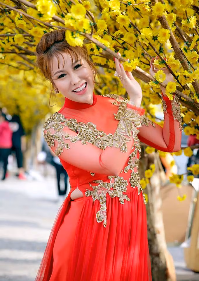 Trái ngược với ồn ào quanh Bảo Duy, Phi Thanh Vân cho thấy dường như cô không còn quá bận tâm đến người cũ khi thường xuyên chia sẻ những khoảnh khắc tươi cười rạng rỡ cùng những triết lý cuộc sống.