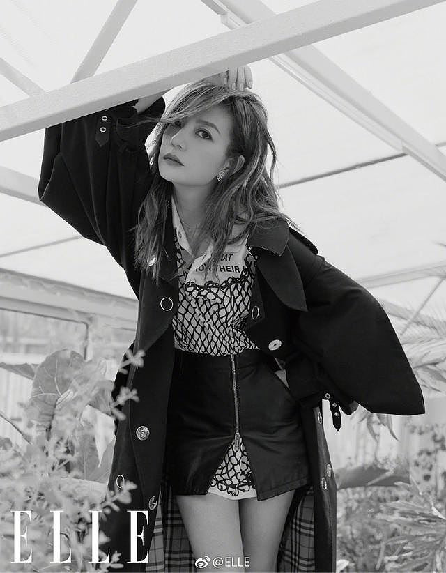 Vẻ đẹp "thần thái" của nàng "Tiểu Yến Tử" sau hơn 20 năm trong showbiz. Ảnh: Elle.