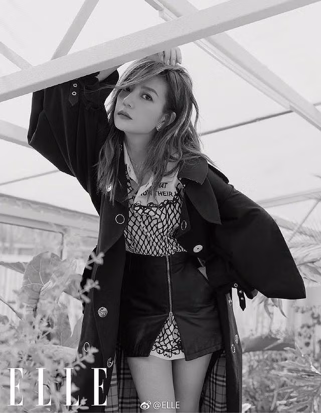 Vẻ đẹp "thần thái" của nàng "Tiểu Yến Tử" sau hơn 20 năm trong showbiz. Ảnh: Elle.