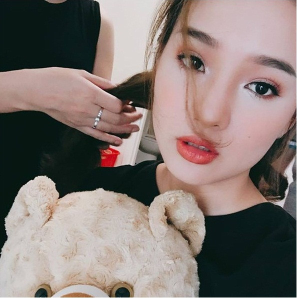 Dù trải qua nhiều thăng trầm trong cuộc sống như Kiều Oanh vẫn giữ được vẻ đẹp ngọt ngào, dịu dàng đúng "chuẩn" "nàng thơ xứ Huế".