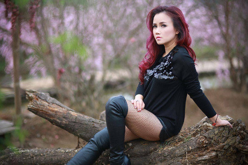 Sau cuộc hôn nhân đầu tan vỡ, Hoàng Yến tìm được bến đỗ mới. Cô sinh thêm một cô con gái trước khi "đường ai nấy đi" với người chồng thứ hai sau 4 năm chung sống.