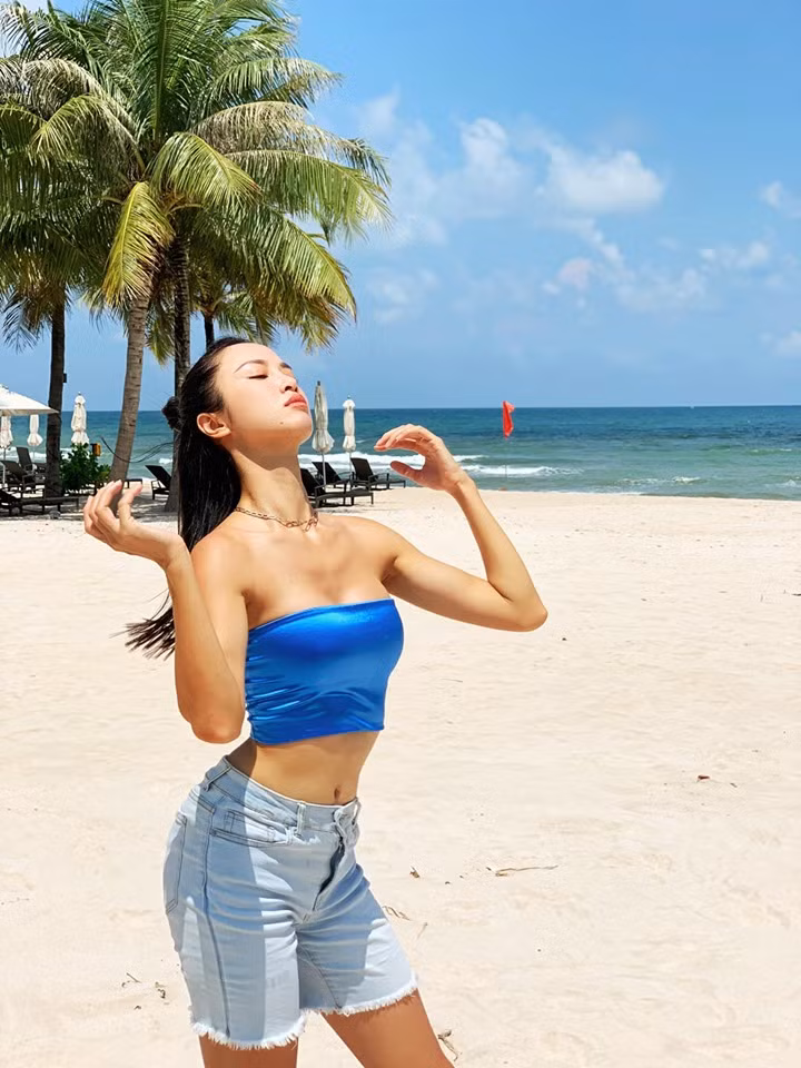 Những lần khoe thân táo bạo của chân dài họ Vũ khiến cô bị không ít khán giả hiểu lầm là "gái hư”.