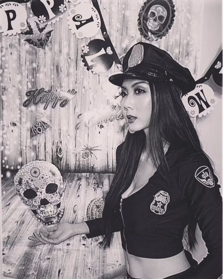 Công việc kinh doanh thuận lợi giúp Ngọc Quyên và con trai có cuộc sống tốt hơn.