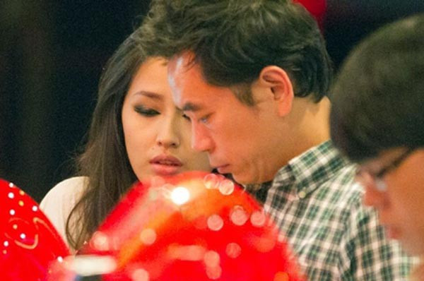 Trước Noo Phước Thịnh, Mai Phương Thúy bị đồn yêu doanh nhân khét tiếng Benny Ng suốt 2 năm. Tuy nhiên, người đẹp Hà thành sau đó tỏ ra lạnh nhạt với "tình tin đồn" khi chạm mặt cũng gây nhiều đồn đoán. Ảnh: Thời đại.