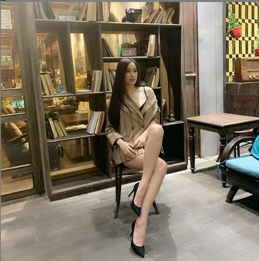 Dù từ chối tiết lộ về người đàn ông bí ẩn mà Mai Phương Thúy chuẩn bị kết hôn nhưng lục tìm lại những lần chia sẻ trước đó, nàng hậu cũng có vài lần hiếm hoi kể về "nửa kia" của mình.