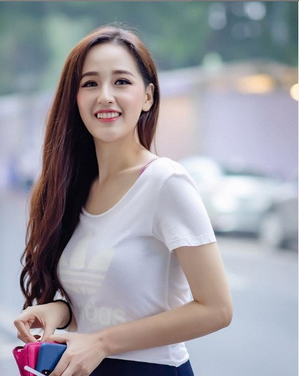 Bạn trai rất thích khi trong mối quan hệ ấy Mai Phương Thúy luôn nhường nhịn và nghe lời. Người đẹp cũng từng chia sẻ, đầu năm 2018 khi trở lại showbiz với vai trò là giám khảm, cô cũng được người ấy ủng hộ rất nhiều dù anh không hoạt động nghệ thuật.