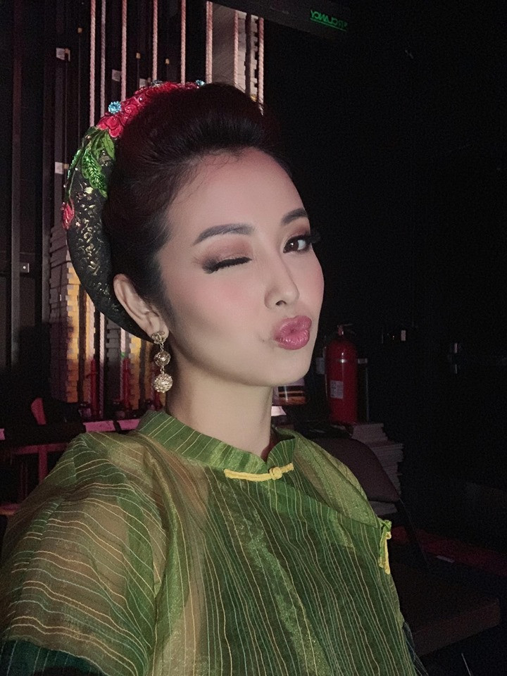 Jennifer Phạm cũng rất biết cách chọn trang phục để làm tôn lên vẻ đẹp "vạn người mê" của mình.