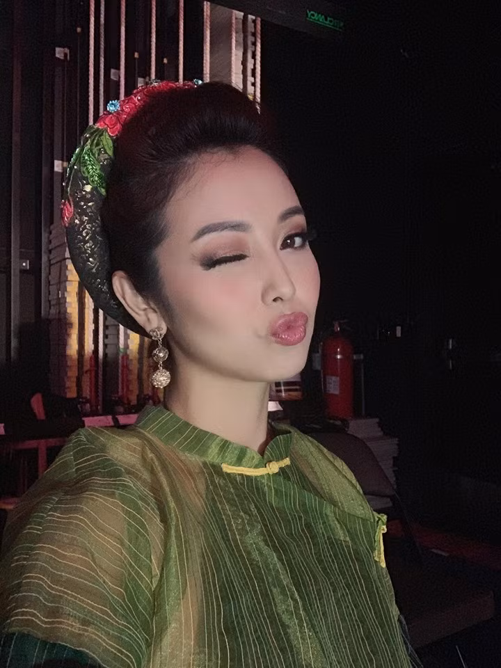 Jennifer Phạm cũng rất biết cách chọn trang phục để làm tôn lên vẻ đẹp "vạn người mê" của mình.