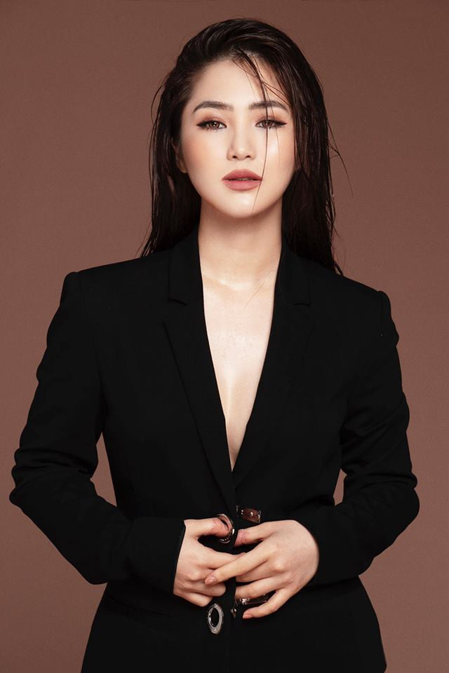 Nhưng lý do lớn nhất khiến Hương Tràm quyết định dừng đi hát là để sang Mỹ du học, bởi theo nữ ca sĩ chia sẻ trên Zing thì việc đi du học là ước mơ từ bé của Tràm rồi, và Hương Tràm nghĩ đây là thời điểm thích hợp nhất để thực hiện việc này.