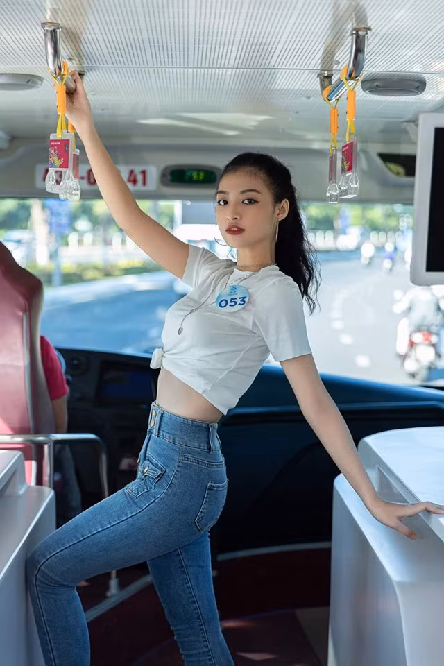 Kiều Oanh sở hữu số đo 3 vòng 80-61-95 cm cùng chiều cao 1m70.