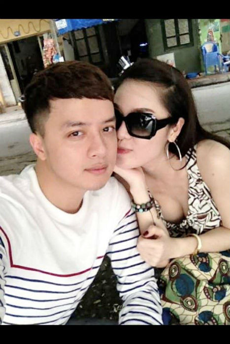 Quế Vân cũng từng vướng ồn ào tình cảm với Cao Thái Sơn. Hình ảnh thân mật của hai người khiến nhiều người đặt dấu hỏi về mối tình chị em. Tuy nhiên, cũng không ít người cho rằng đây chỉ là một chiêu trò để cặp sao hâm nóng tên tuổi.