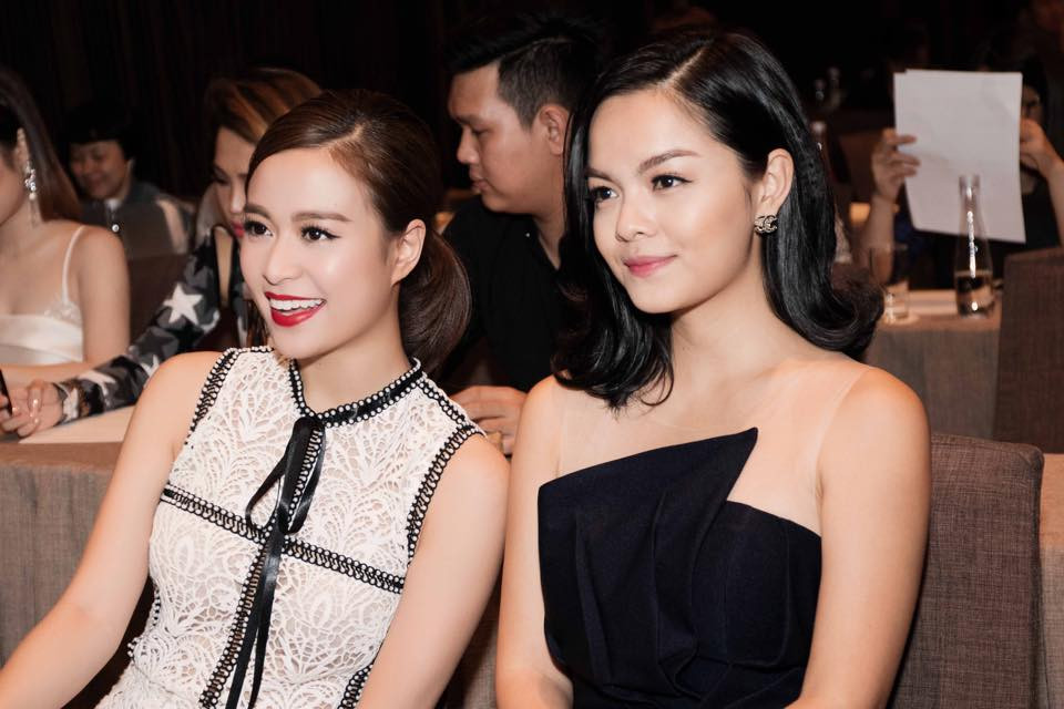 Hai nữ ca sĩ xinh đẹp lặng lẽ sát cánh bên nhau trong cả công việc lẫn cuộc sống.